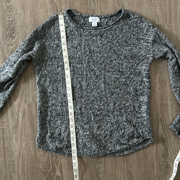 Black and white sweater - Picture 5 of 5